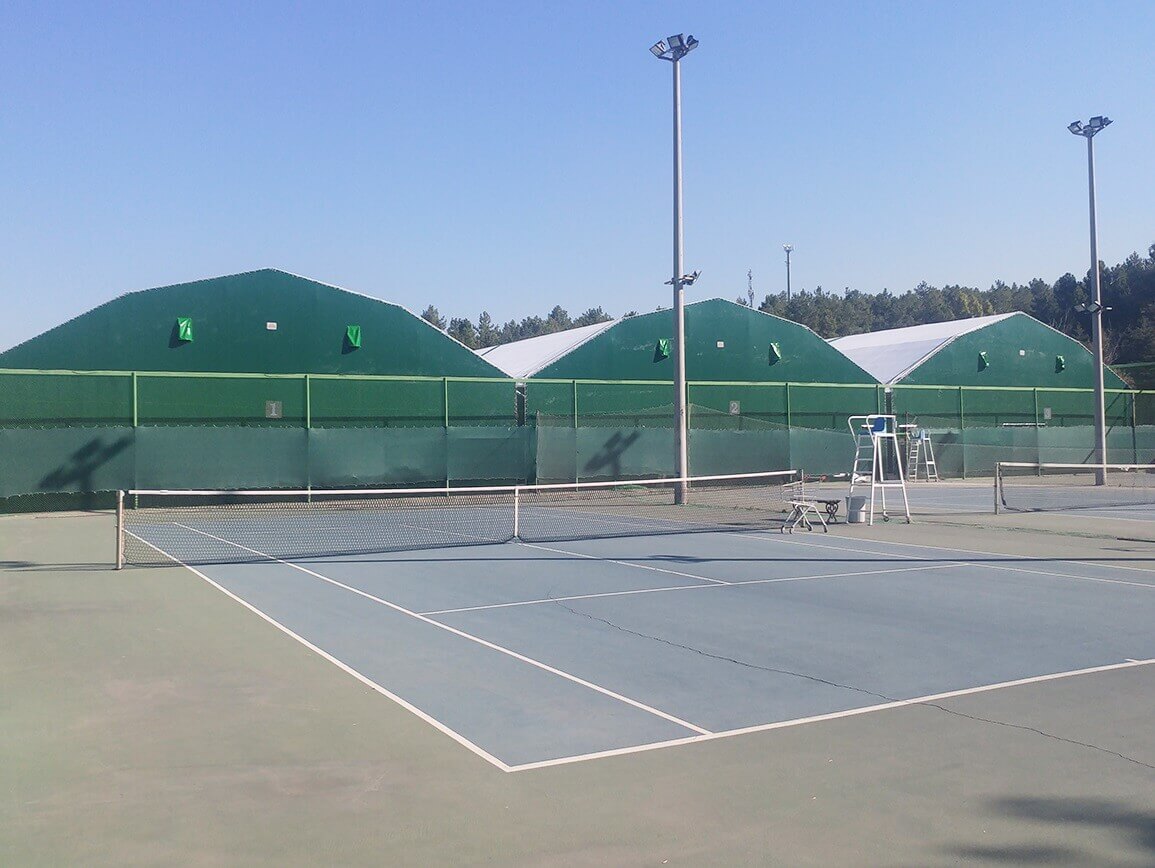 Tennis<br />Court